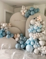 białe ścianki panelowe gładkie i ryflowane _balony rose gold_.webp