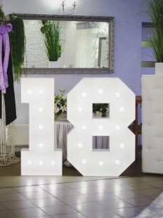 Napis 18 klasyczny 120 cm biały